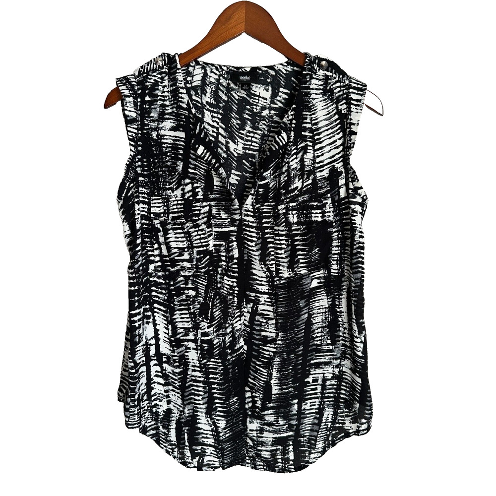 Mossimo Sleeveless Blouse Black White Abstract Print Deep V-Neck Chest Pockets